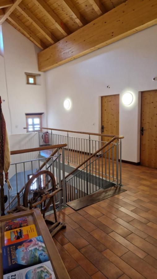 Weisses Kreuz - Crusch Alva Bed & Breakfast ซาเมอดัน ภายนอก รูปภาพ