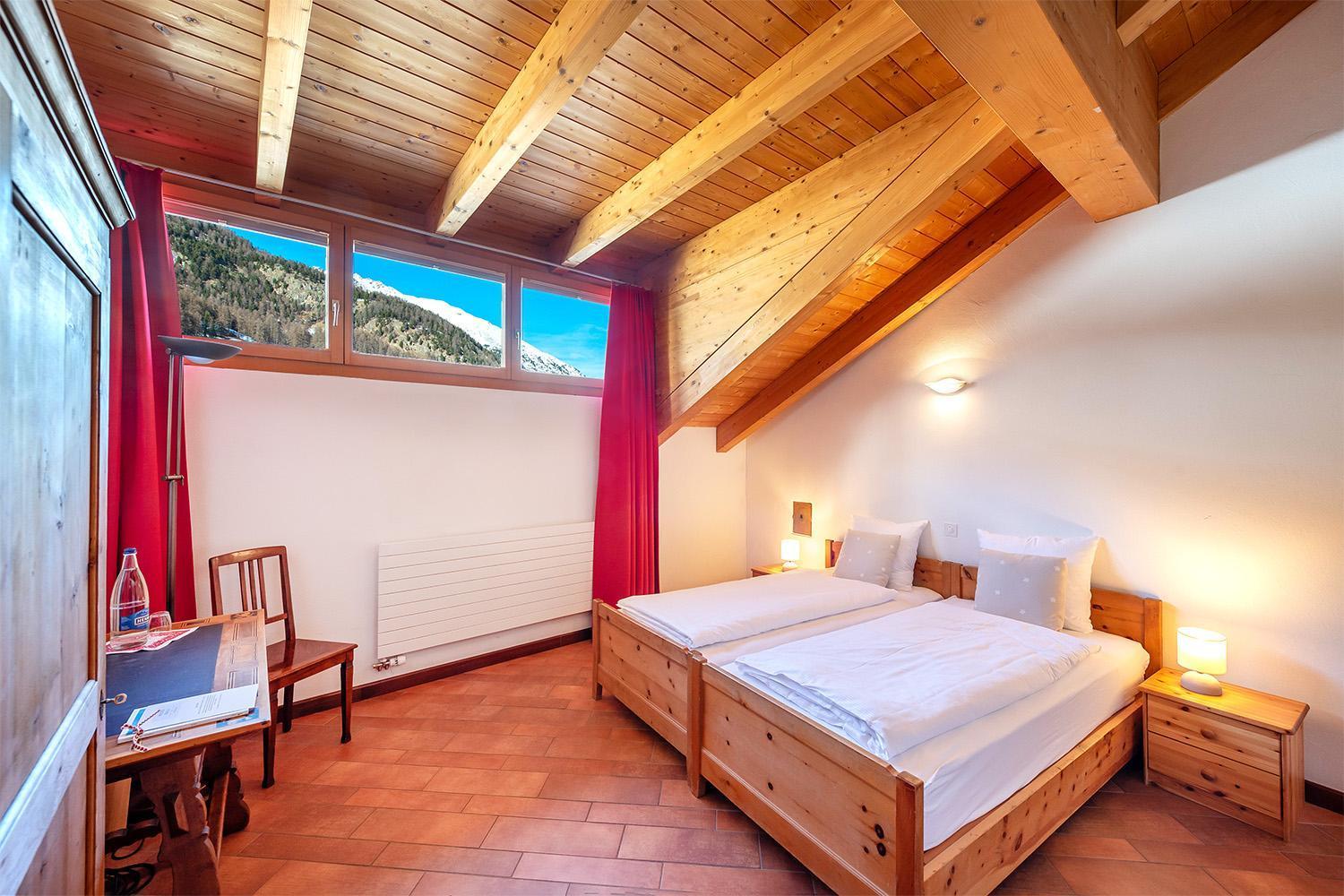 Weisses Kreuz - Crusch Alva Bed & Breakfast ซาเมอดัน ภายนอก รูปภาพ
