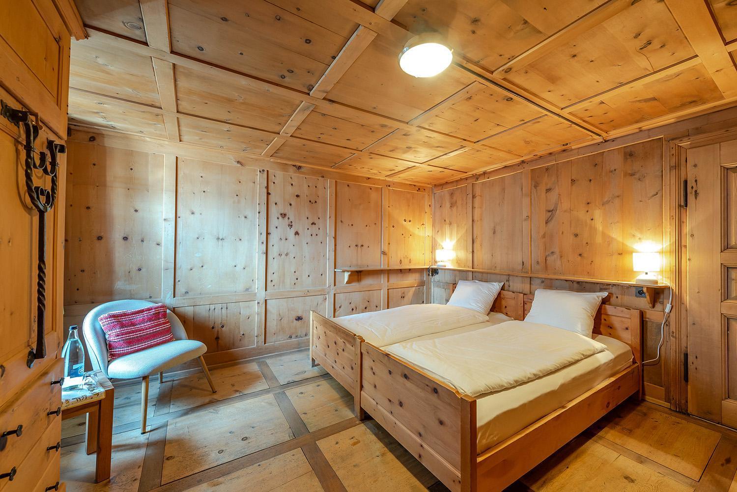 Weisses Kreuz - Crusch Alva Bed & Breakfast ซาเมอดัน ภายนอก รูปภาพ