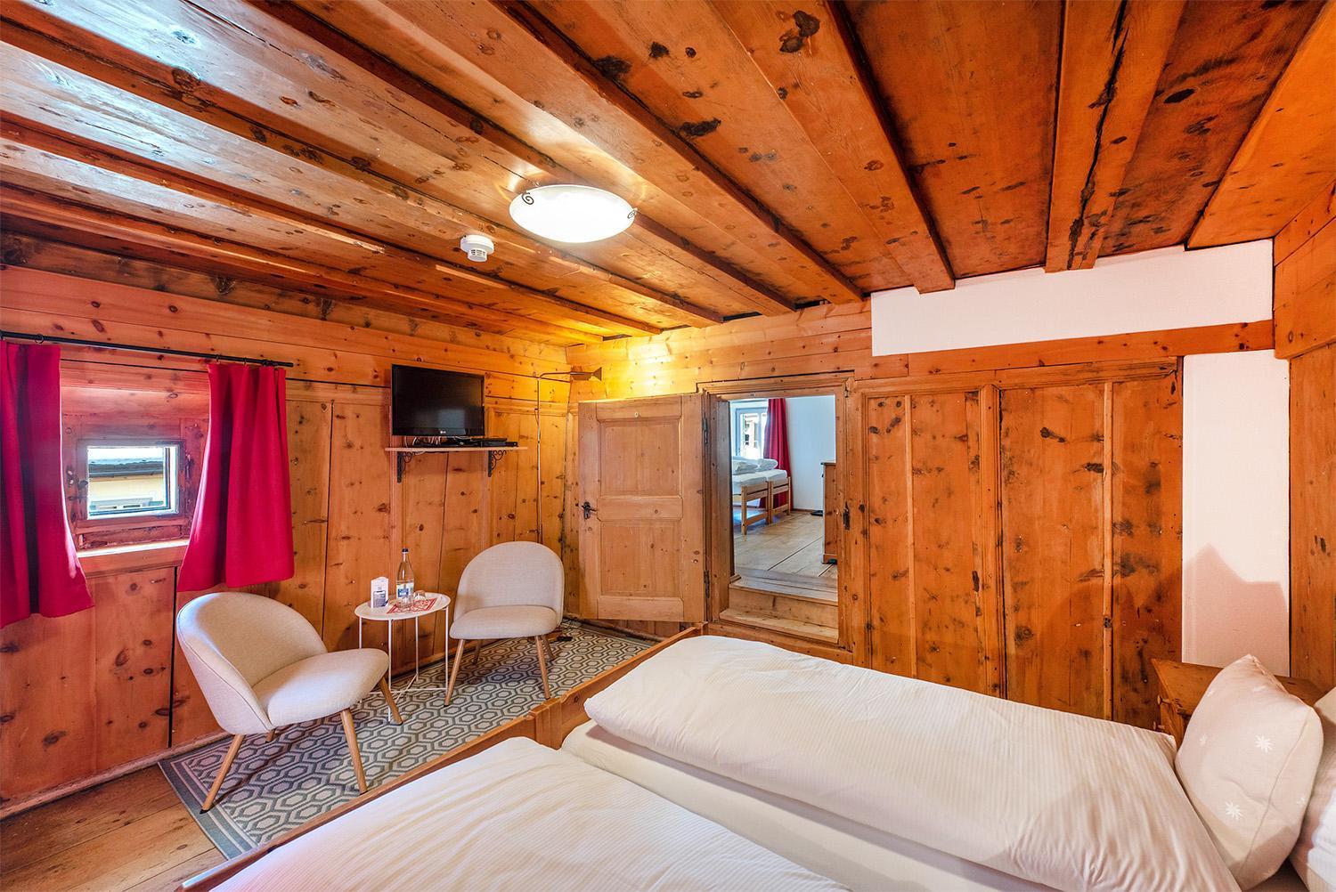 Weisses Kreuz - Crusch Alva Bed & Breakfast ซาเมอดัน ภายนอก รูปภาพ